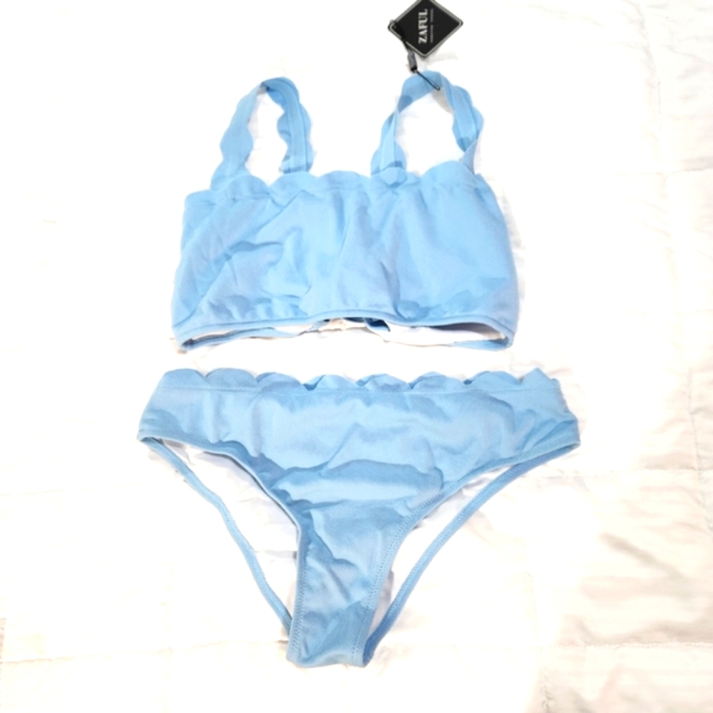 ZAFUL POWDER BLUE 2PC SCALLOPED BANDEAU BIKINI SIZE LARGE